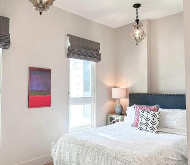 Burns Park Apartment | The 4M Favorite House - Stunning & Spotless 2-Bed Apt (#1)