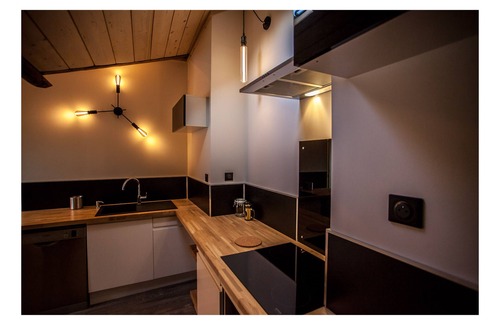 Bagneres-de-Bigorre Apartment | The 4th, roof terrace jacuzzi and round bed.