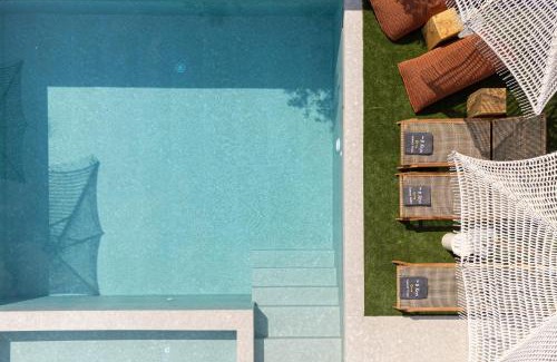 Chrisi Akti Apartment | The 8 Keys