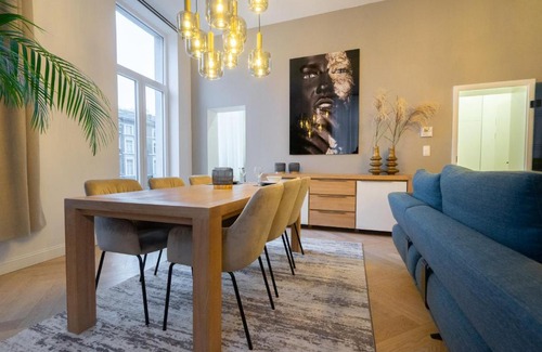Saint-Laurent Apartment | The 99, Appartement sauna & parking