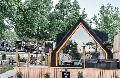 Harrison Cabin | The A-Frame, hot tub, patio, glamping luxury, WiFi, Heat/AC, access to pool