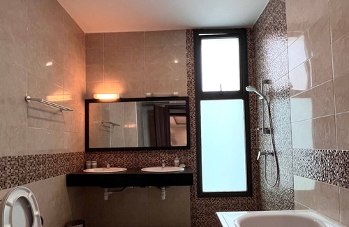 Cocody Apartment | The A-Six : With panoramic view