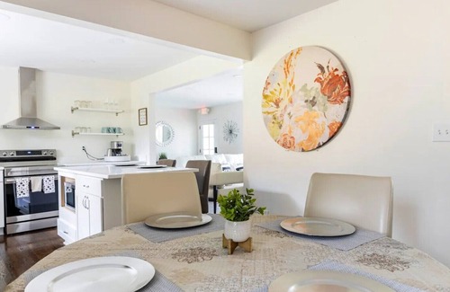 Roswell House | The Abode at Roswell. A Charming 4-bedroom with handicap accessible features.