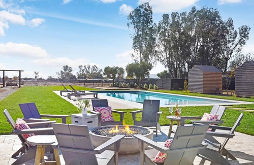 Sonoma House | The Acacia Farmhouse Sonoma a Modern Farmhouse in the Carneros Wine Country