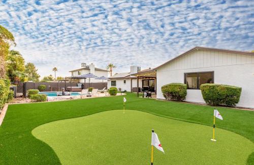Paradise Valley Village House | The Ace Scottsdale with Pool Hottub & Putting Green