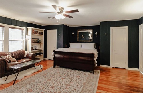 Abilene House | The Acre - 5/3 with Pool