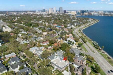 Hyde Park Apartment | The Adaline Room #4 - Gorgeous Hyde Park Apartment, Steps to Bayshore
