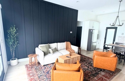 Jeffersonville House | The Adelyn, where comfort meets convenience
