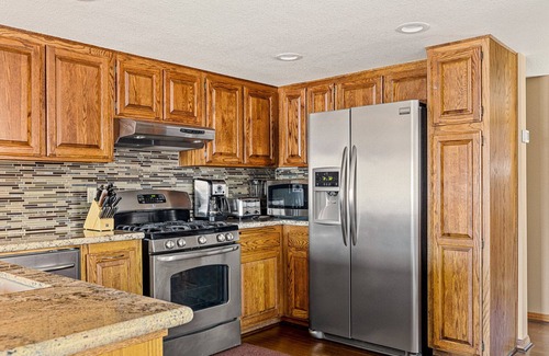 The Village Condo | The Adler's Nest | Lakefront, Pool, and Spa