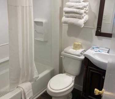 Ocean City Hotel | The Admiral Hotel/Motel