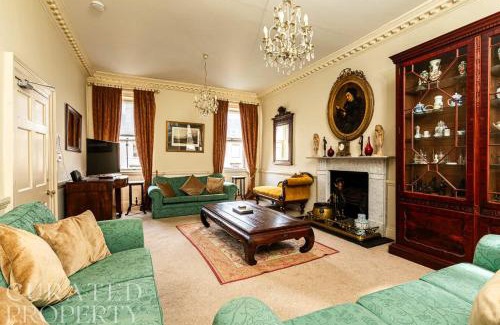 Bath House | The Admirals House - Central Bath & Free Parking