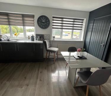 Sandtoft Apartment | The Airfield Happy Apartment