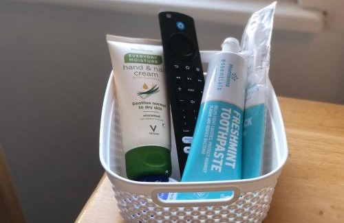 Hillingdon Apartment | The Airport Getaway