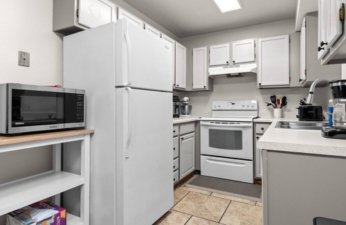 Sand Lake House | The Alaskan Wolf's Den Close to Airport, centrally located ; private entrance