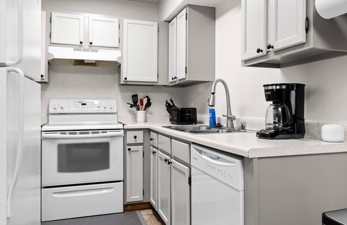 Sand Lake House | The Alaskan Wolf's Den Close to Airport, centrally located ; private entrance