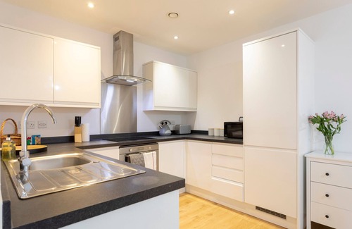 Redhill Apartment | The Albany - Exclusive Apartment in the Heart of Redhill