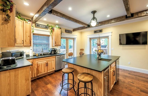 Walla Walla House | The Alder house with a Park view!