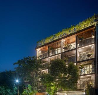 DLF Phase 3 Hotel | The Aldott Cyber City