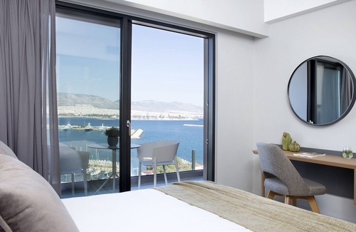 Mikrolimano Hotel | The Alex Monte Kastella
