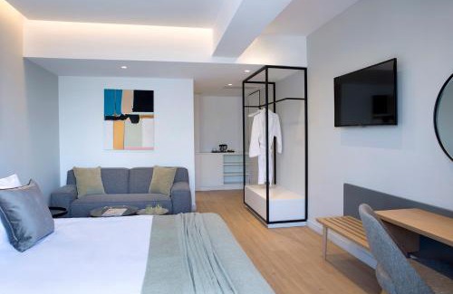 Mikrolimano Hotel | The Alex Monte Kastella, Santikos Collection