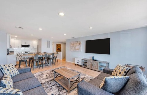 Alden Manor House | The Alexa - Beachfront