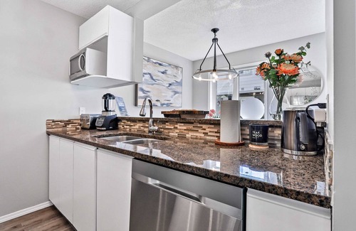 Canmore Ski Chalet | The Alfar by Samsara Resort Private Entry Panorama Top View 3BR 2TH
