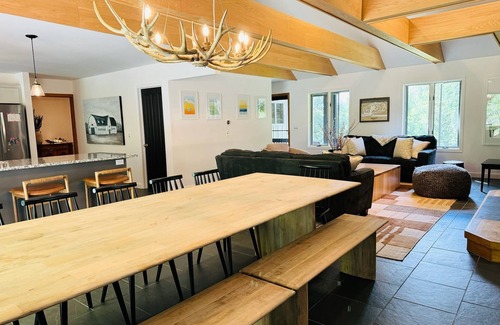 West Woodstock House | The All Seasons - Enclosed Heated Pool, Hot Tub, Fire Pit