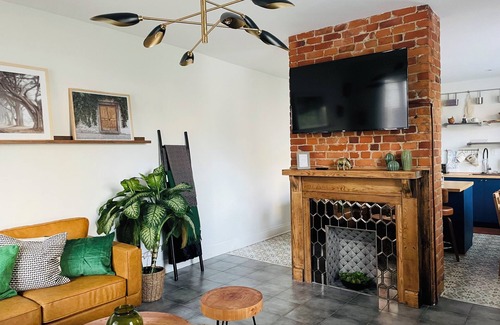 Cincinnati Apartment | The Alley At Bates - Beautiful Eclectic Apartment