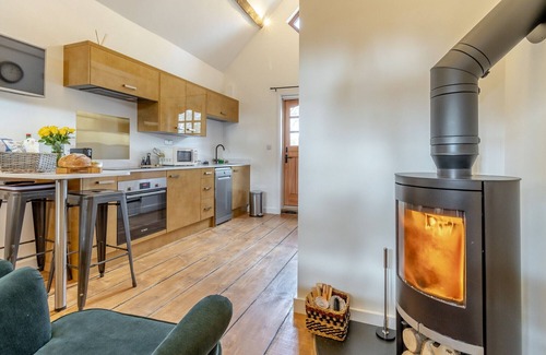 Westbrook Court House | The Alpaca Lookout - One Bedroom House, Sleeps 2