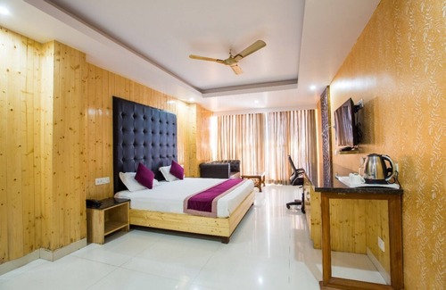 Lansdowne Hotel | The Alpine Resort