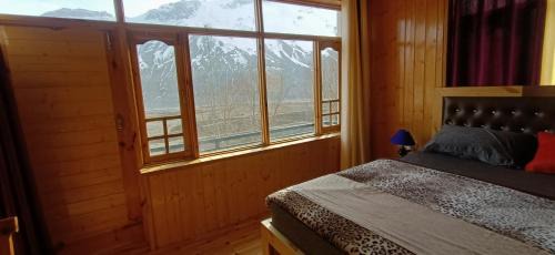 Kaza Hotel | The Alpinist cafe and Retreat