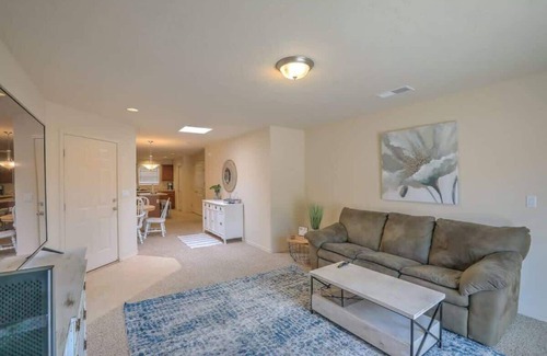Alamogordo House | The Alturas Summary:
