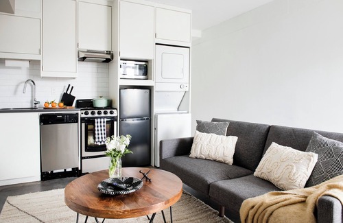 Virginia Highland Apartment | ~The Amelia~ Rooftop Skyline Cozy Walkable
