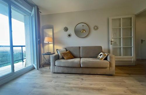 Benerville-sur-Mer Apartment | The ammonite sea view with large balcony