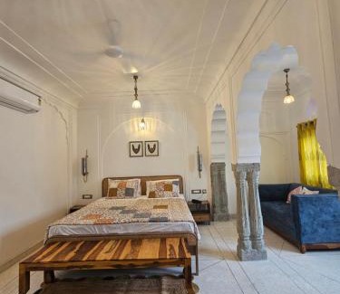 Pink City Bed & Breakfast | The Amoli Haveli