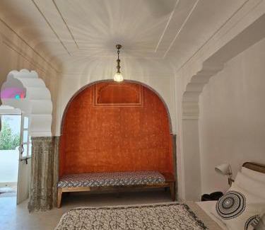 Pink City Bed & Breakfast | The Amoli Haveli