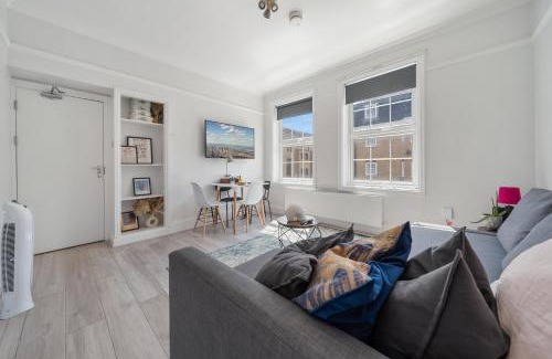 St. Pancras and Somers Town Apartment | The Anchor in Kings Cross ZONE 1 !