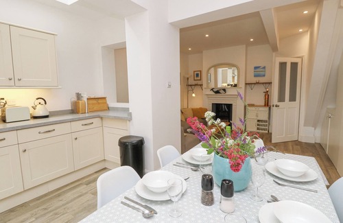 Bembridge Cottage | THE ANCHORAGE, pet friendly, with a garden in Bembridge