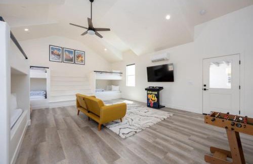 Hurricane House | The Angels Landing