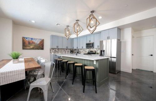 Hurricane House | The Angels Landing