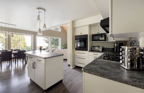 Halfmoon Bay House | The Annex- Family Fun on Sargeant Bay