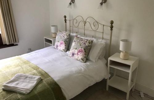 Tiverton Apartment | The Annex