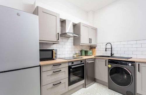 Irvine Apartment | The Annick Suite No1 - Donnini Apartments