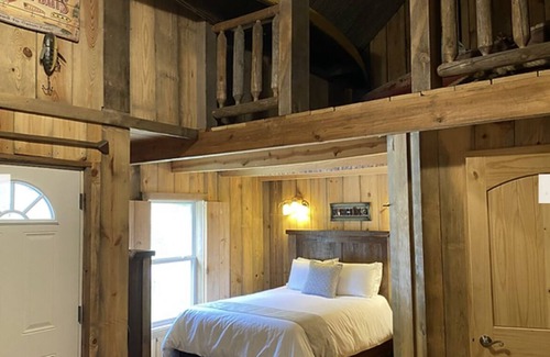 Branson Cabin | The Antler's Point Cabin is a private log cabin in the heart of Branson.