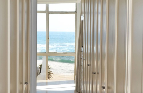 Camps Bay Apartment | The apartment offers stunning views of the famous Camps Bay beach.