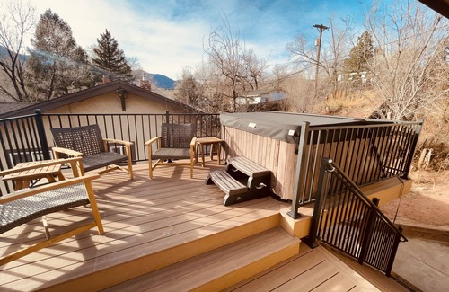 West Colorado Springs Apartment | The Apartment Suite! Private Hot Tub w/Mountain Views