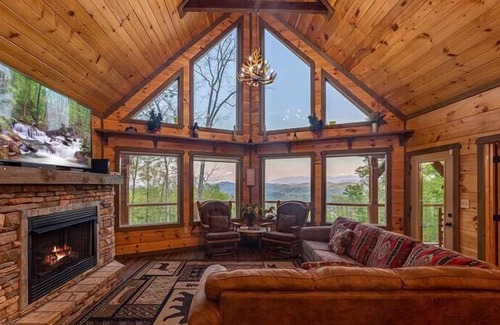 Gatlinburg - Pigeon Forge Cabin | The Appalachian- Your Dream Cabin in Pigeon Forge, TN