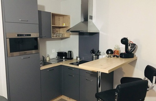 Mainvilliers Apartment | The Appart ', very nice new studio with private closed parking and WI-FI