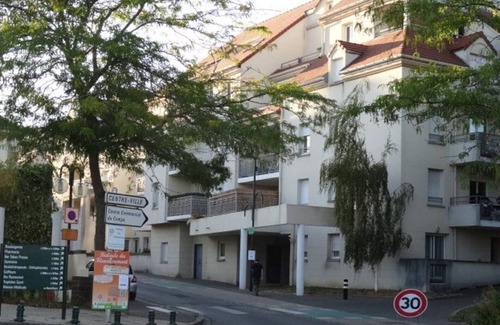 Mainvilliers Apartment | The Appart ', very nice new studio with private closed parking and WI-FI