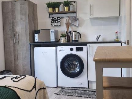 Yiewsley Apartment | The AppleTree